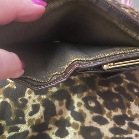 Vintage FendiBlack and Brown kisslock Logo Wallet - Picture 5 of 9